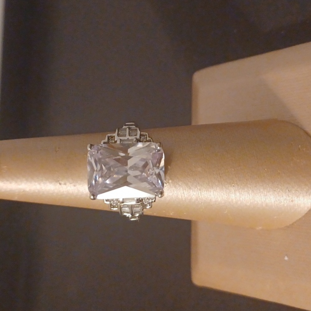 Diamond Simulant Ring! - image 6